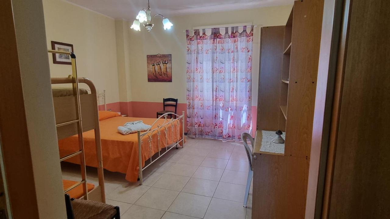 Appartamento Casa Sibarys 2mt dalla Stazione piano terra Sibari Esterno foto