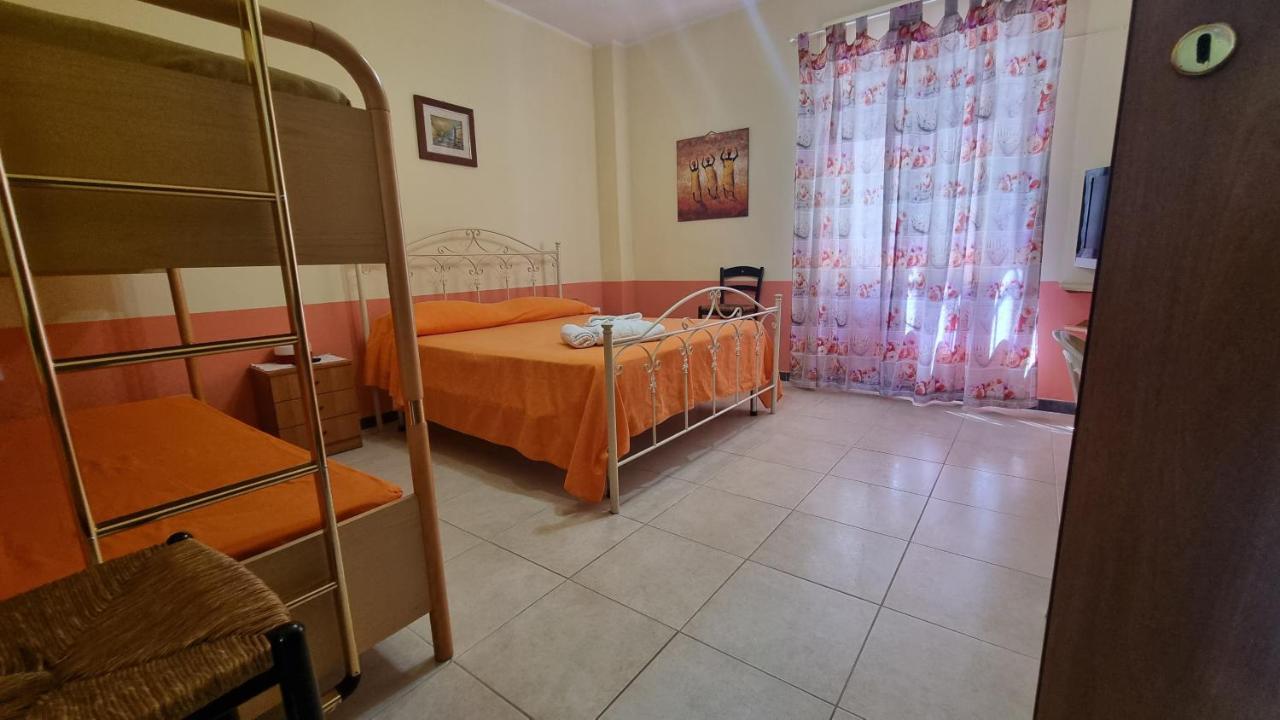 Appartamento Casa Sibarys 2mt dalla Stazione piano terra Sibari Esterno foto